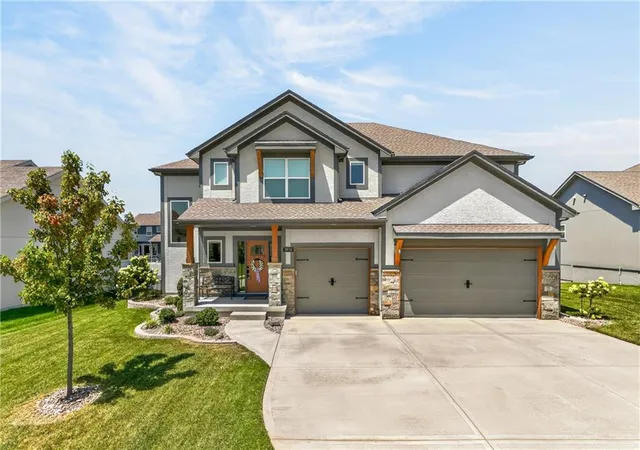 1st image of 1910 Ne 113th Ter, Kansas City, MO 64155 | MLS# 2631428