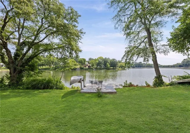 Photo 2 of Single family home for sale at 6829 Lakeshore Dr, Kansas City, MO 64133 | MLS# 2631429 | Listing updated on 2026-09-19