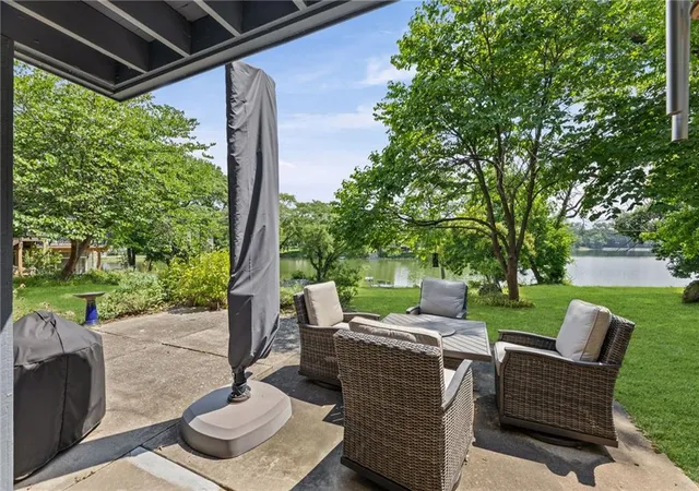 Photo 3 of Single family home for sale at 6829 Lakeshore Dr, Kansas City, MO 64133 | MLS# 2631429 | Listing updated on 2026-09-19