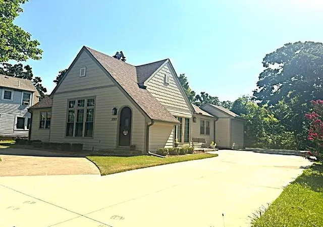 Photo 1 of Sale Pending at 1222 N 2nd Street, Independence, KS 67301 | MLS# 2631438 | Listing updated on 2026-08-20
