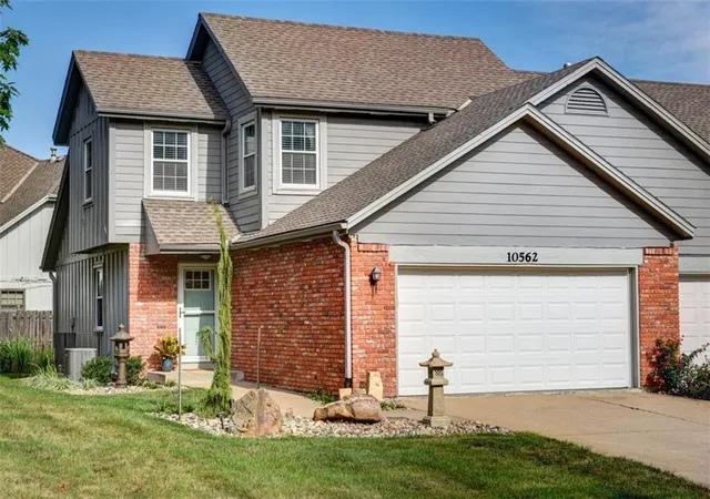 1st image of 10562 Century Ln, Lenexa, KS 66215 | MLS# 2631440