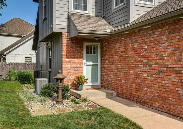 image of 10562 Century Ln, Lenexa, KS 66215 | MLS# 2631440