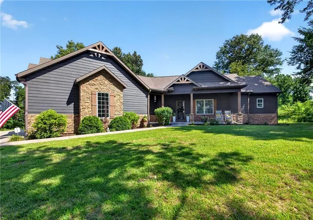 2nd image of 3207 E 20th St, Pittsburg, KS 66762 | MLS# 2631443