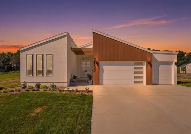 Photo 1 of Single family home for sale at 2132 Sw Wheatfield Dr, Lee's Summit, MO 64082 | MLS# 2631455 | Listing updated on 2026-08-30