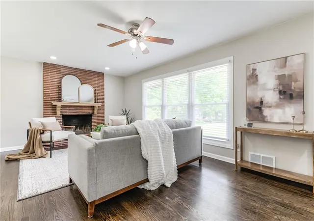 5th image of 6502 N Main St, Kansas City, MO 64118 | MLS# 2631461