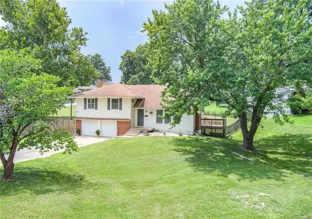 58th image of 6502 N Main St, Kansas City, MO 64118 | MLS# 2631461
