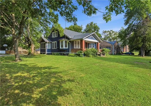 2nd image of 1104 S Market St, Holden, MO 64040 | MLS# 2631464