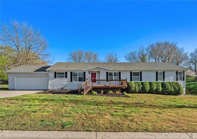 Photo 1 of Sale Pending at 13732 Lawrence Ave, Bonner Springs, KS 66012 | MLS# 2631469 | Listing updated on 2026-09-03