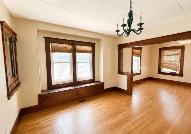 5th image of 1104 S Sneed Ave, Sedalia, MO 65301 | MLS# 2631471