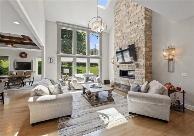 5th image of 14109 Meadow Ln, Overland Park, KS 66224 | MLS# 2631475