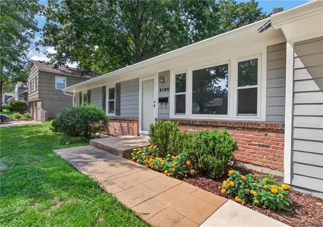 5th image of 8100 W 92Nd Ter, Overland Park, KS 66212 | MLS# 2631486