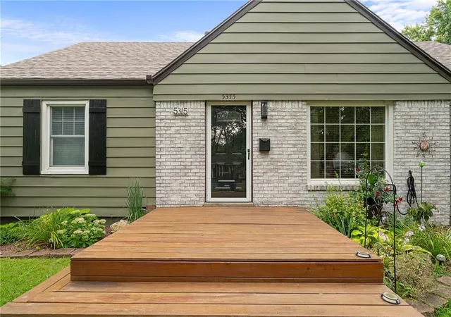 2nd image of 5315 W 71st Ter, Prairie Village, KS 66208 | MLS# 2631508