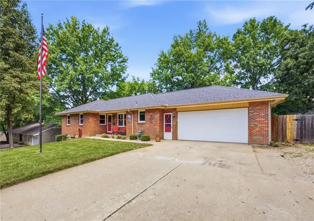 Photo 2 of Single family home for sale at 123 Grove Ave, Bonner Springs, KS 66012 | MLS# 2631511 | Listing updated on 2026-09-08