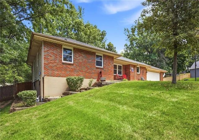 Photo 3 of Single family home for sale at 123 Grove Ave, Bonner Springs, KS 66012 | MLS# 2631511 | Listing updated on 2026-09-08