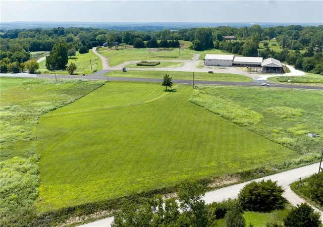 Homes for sale in Linwood, KS | 18261 Linwood Rd, Linwood, KS 66052 | MLS# 2631536