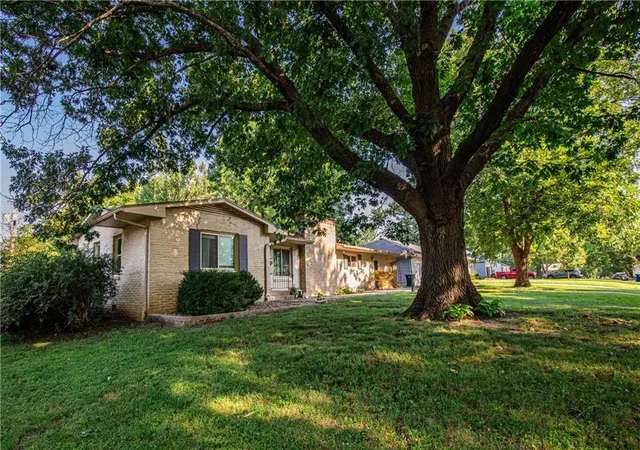 3rd image of 1324 S Oak St, Ottawa, KS 66067 | MLS# 2631540