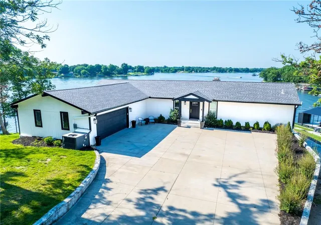 Photo 4 of Single family home for sale at 490 Lake Viking Ter, Gallatin, MO 64640 | MLS# 2631564 | Listing updated on 2026-08-28