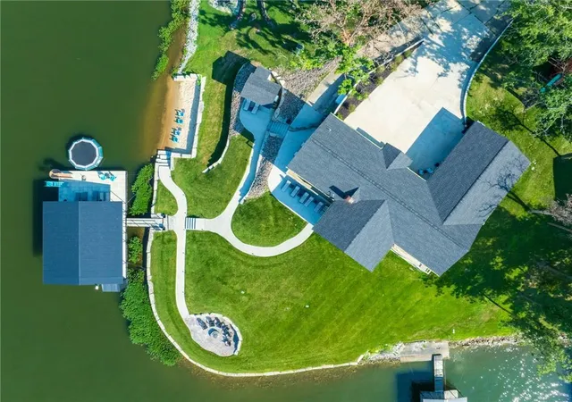 Photo 3 of Single family home for sale at 490 Lake Viking Ter, Gallatin, MO 64640 | MLS# 2631564 | Listing updated on 2026-08-28