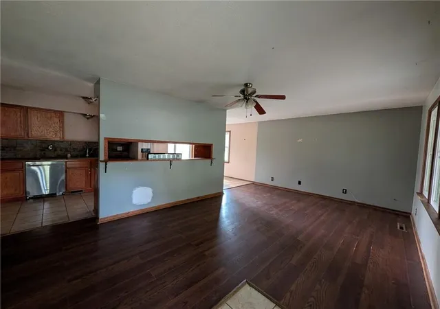 2nd image of 134 Ne 1291st Rd, Knob Noster, MO 65336 | MLS# 2631569