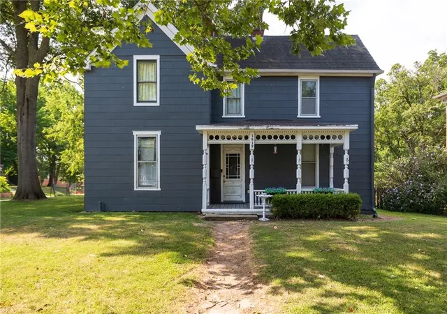 Photo 3 of Single family home for sale at 1919 South St, Lexington, MO 64067 | MLS# 2631571 | Listing updated on 2026-08-29