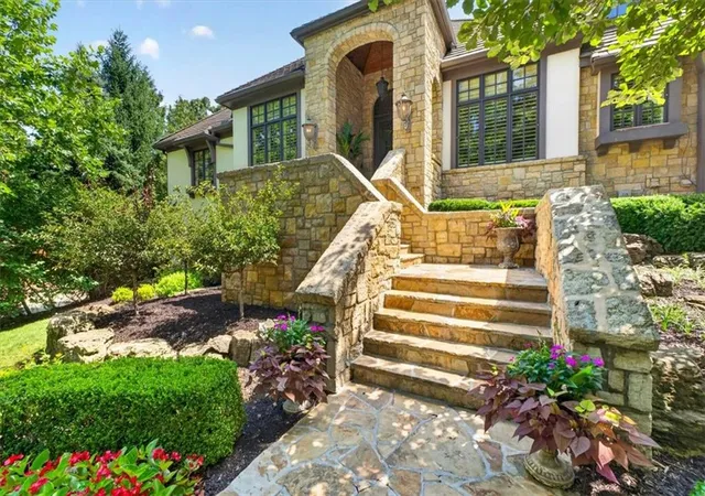 Photo 2 of Single family home for sale at 200 Hever Knoll St, Belton, MO 64012 | MLS# 2631605 | Listing updated on 2026-08-19