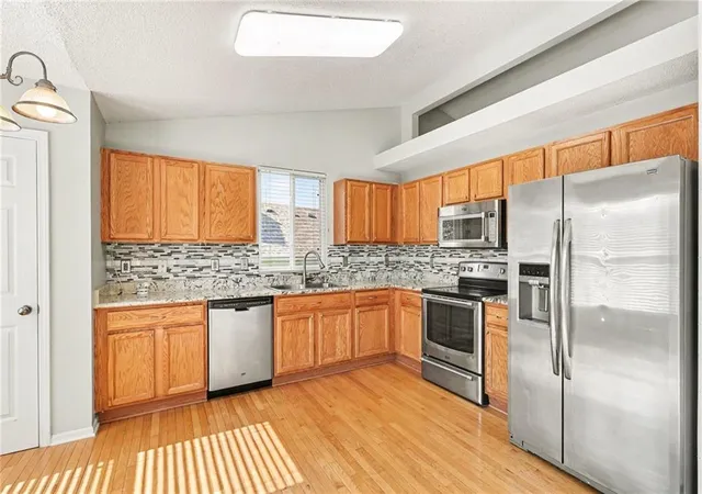 Photo 4 of Single family home for sale at 1810 W Fredrickson Cir, Olathe, KS 66061 | MLS# 2631606 | Listing updated on 2026-10-07