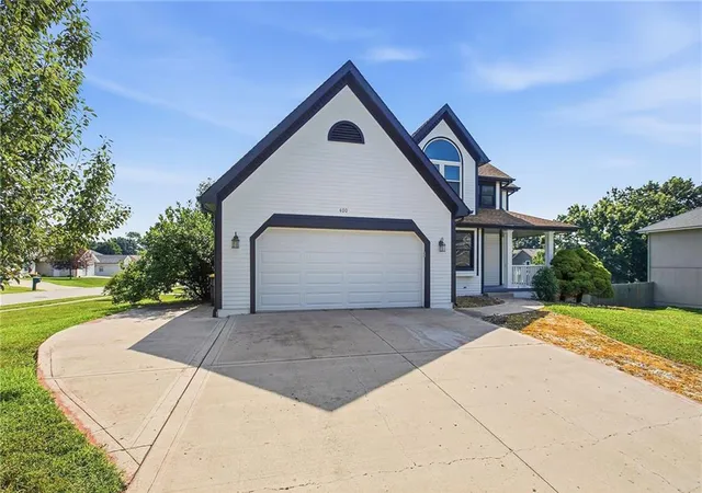 Photo 3 of Single family home for sale at 400 Sagamore Rd, Excelsior Springs, MO 64024 | MLS# 2631609 | Listing updated on 2026-08-18