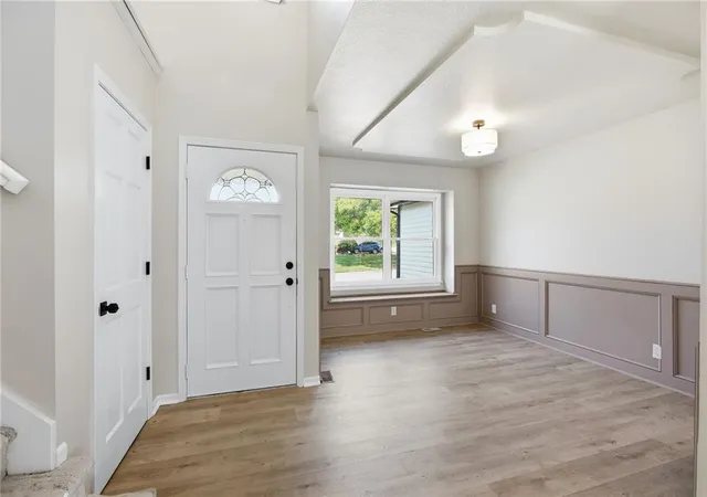 Photo 4 of Single family home for sale at 400 Sagamore Rd, Excelsior Springs, MO 64024 | MLS# 2631609 | Listing updated on 2026-08-18