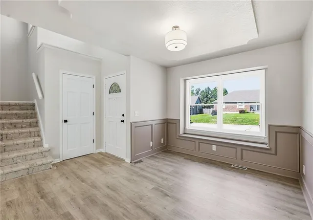 Photo 5 of Single family home for sale at 400 Sagamore Rd, Excelsior Springs, MO 64024 | MLS# 2631609 | Listing updated on 2026-08-18