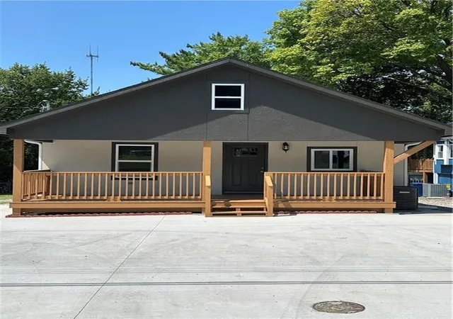 Single family home for sale at 1426 S Home Ave, Independence, MO 64052 | MLS# 2631621