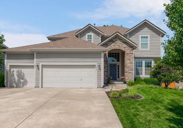 1st image of 5204 W Meadow View Dr, Shawnee, KS 66226 | MLS# 2631624
