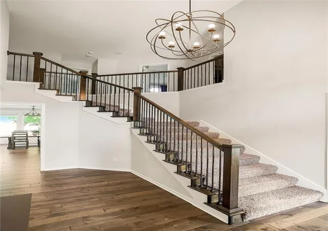 3rd image of 5204 W Meadow View Dr, Shawnee, KS 66226 | MLS# 2631624