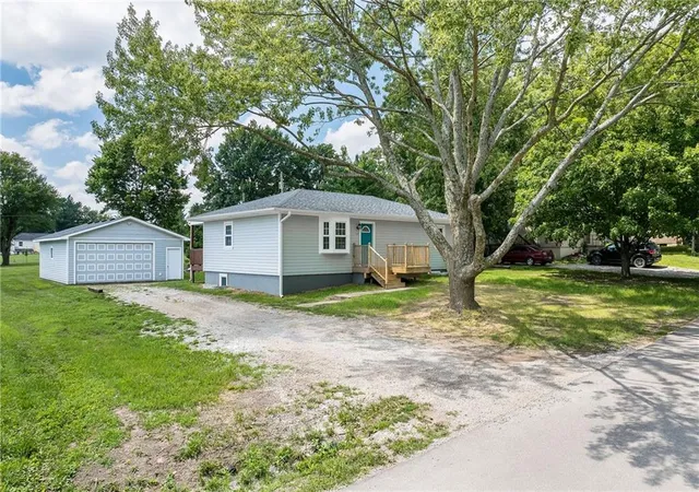 Photo 2 of Single family home for sale at 514 E 7th Street, Hamilton, MO 64644 | MLS# 2631631 | Listing updated on 2026-07-22