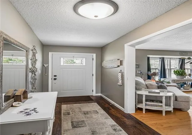 3rd image of 1504 Ne 76 St, Kansas City, MO 64118 | MLS# 2631645