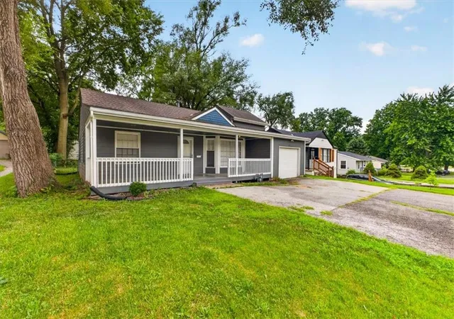 2nd image of 207 W North Ave, Belton, MO 64012 | MLS# 2631653