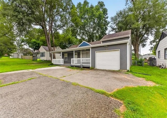 3rd image of 207 W North Ave, Belton, MO 64012 | MLS# 2631653
