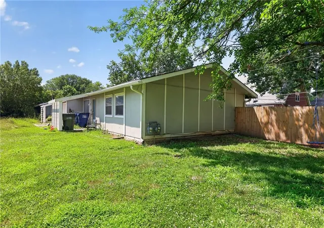 2nd image of 3209 Rainier Dr, Lawrence, KS 66047 | MLS# 2631662