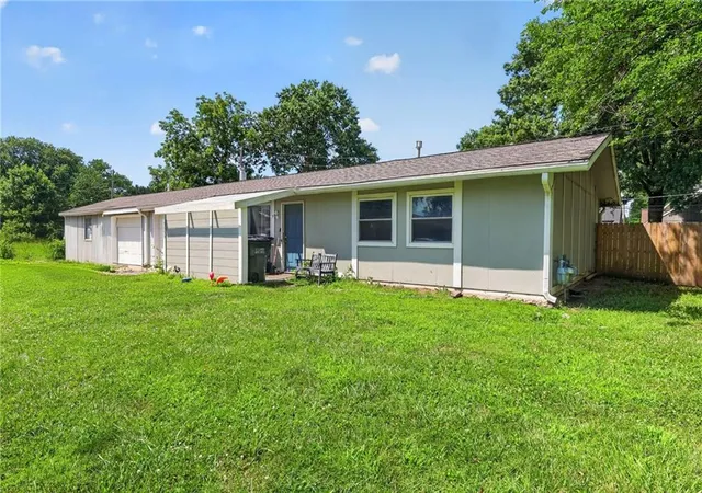 3rd image of 3209 Rainier Dr, Lawrence, KS 66047 | MLS# 2631662