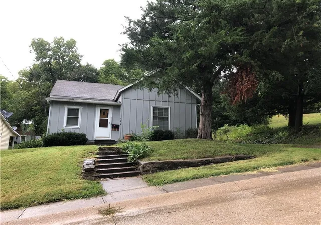 1st image of 724 Hazel St, Excelsior Springs, MO 64024 | MLS# 2631668