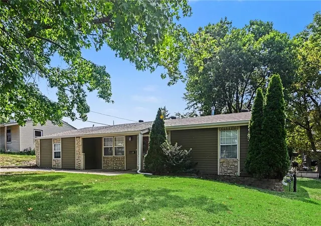 Photo 3 of Single family home for sale at 11111 E 36th St, Independence, MO 64052 | MLS# 2631687 | Listing updated on 2026-09-08