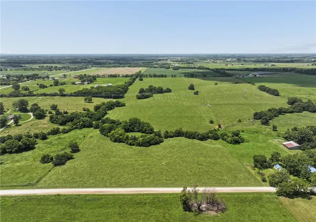 2nd image of 00001 Mission Belleview Rd, Louisburg, KS 66053 | MLS# 2631700