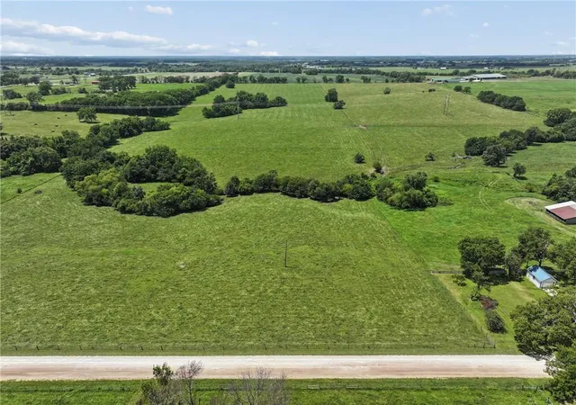 32nd image of 00001 Mission Belleview Rd, Louisburg, KS 66053 | MLS# 2631700