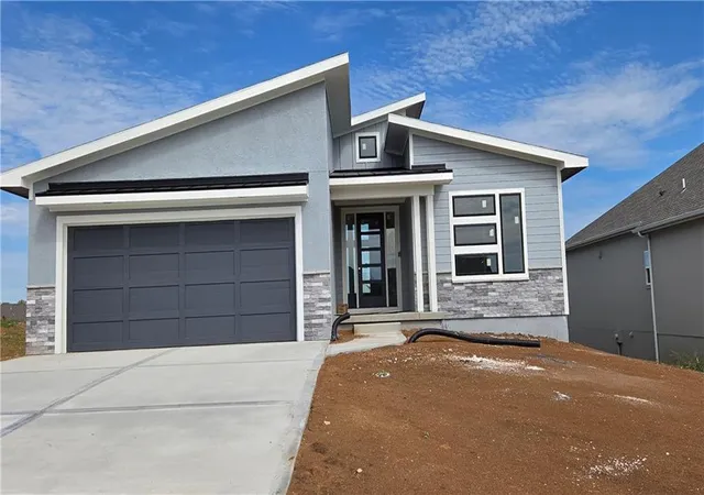 Photo 2 of Single family home for sale at 16975 S Cheshire St, Olathe, KS 66062 | MLS# 2631705 | Listing updated on 2026-09-24