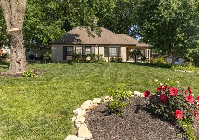 1st image of 4934 Howe Dr, Roeland Park, KS 66205 | MLS# 2631713