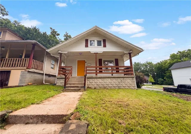 Photo 1 of Single family home for sale at 1316 E 44th Street, Kansas City, MO 64110 | MLS# 2631715 | Listing updated on 2026-10-15