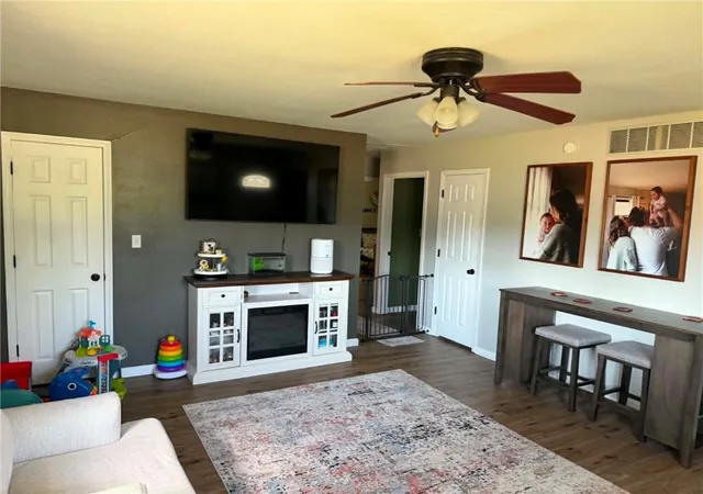 image of 1201 E Sycamore St, Columbus, KS 66725 | MLS# 2631720