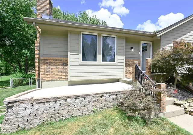 Photo 2 of Single family home for sale at 7320 NW 78th Street, Kansas City, MO 64152 | MLS# 2631739 | Listing updated on 2026-08-25