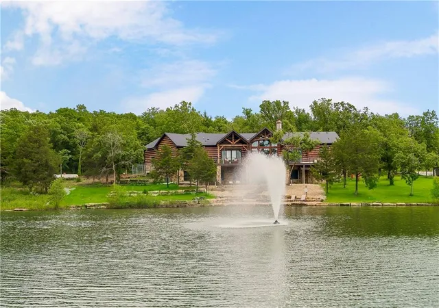 1st image of 30700 W 102nd St, De Soto, KS 66018 | MLS# 2631742