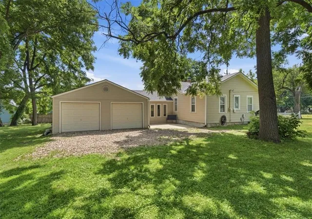 2nd image of 11920 W 51st St, Shawnee, KS 66216 | MLS# 2631753