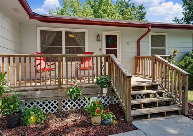 2nd image of 707 E 3Rd St, Ottawa, KS 66067 | MLS# 2631758